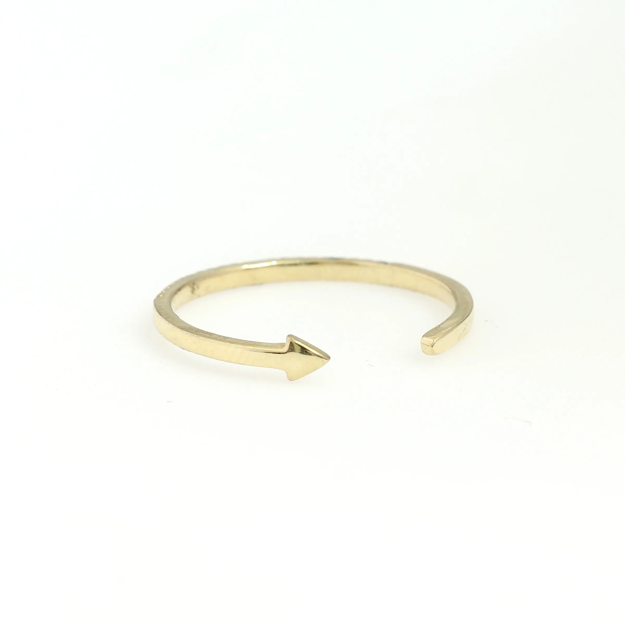 14K Yellow Gold Arrow Band Ring 0.04 Ctw