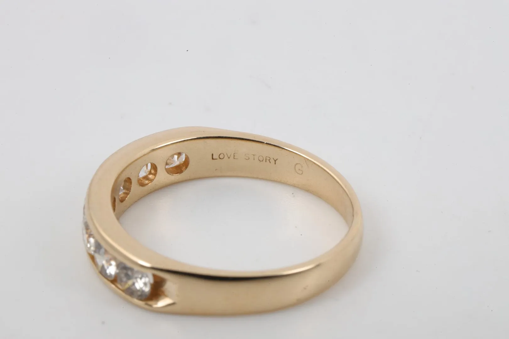 14k Yellow Gold Ring Band with 1.00tcw Diamonds Size 7.25 (3.38g.)