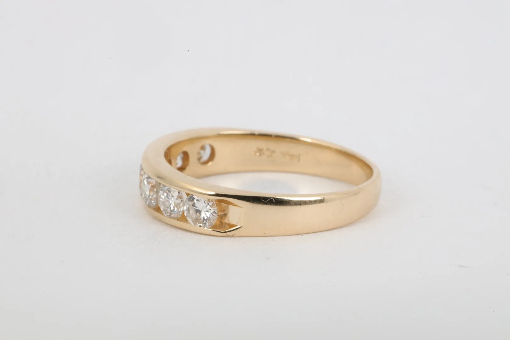 14k Yellow Gold Ring Band with 1.00tcw Diamonds Size 7.25 (3.38g.)