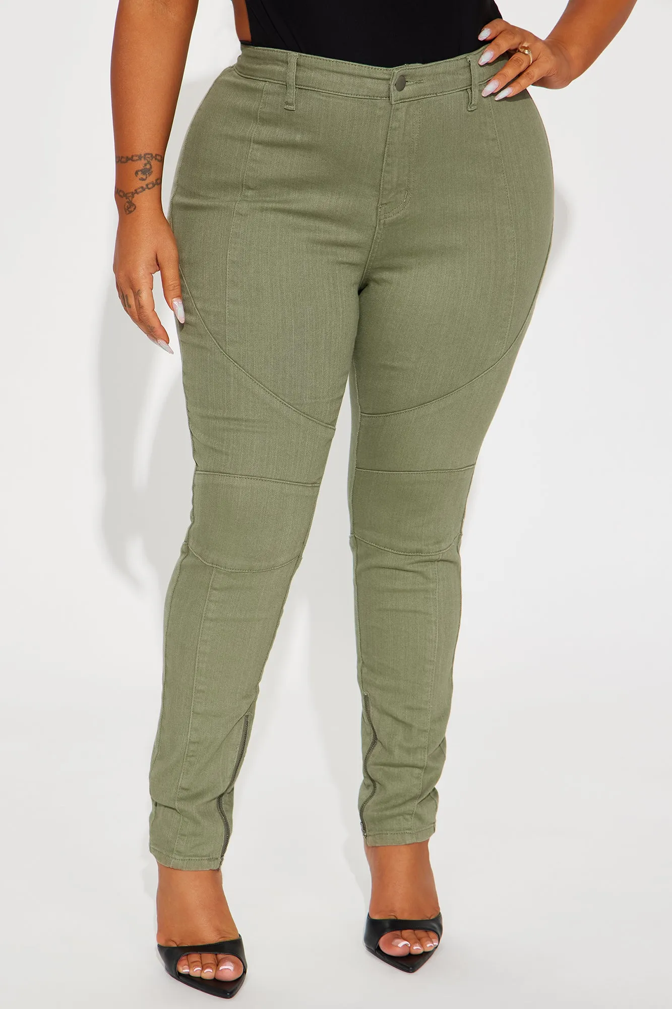 Keeping Score Skinny Pant - Olive