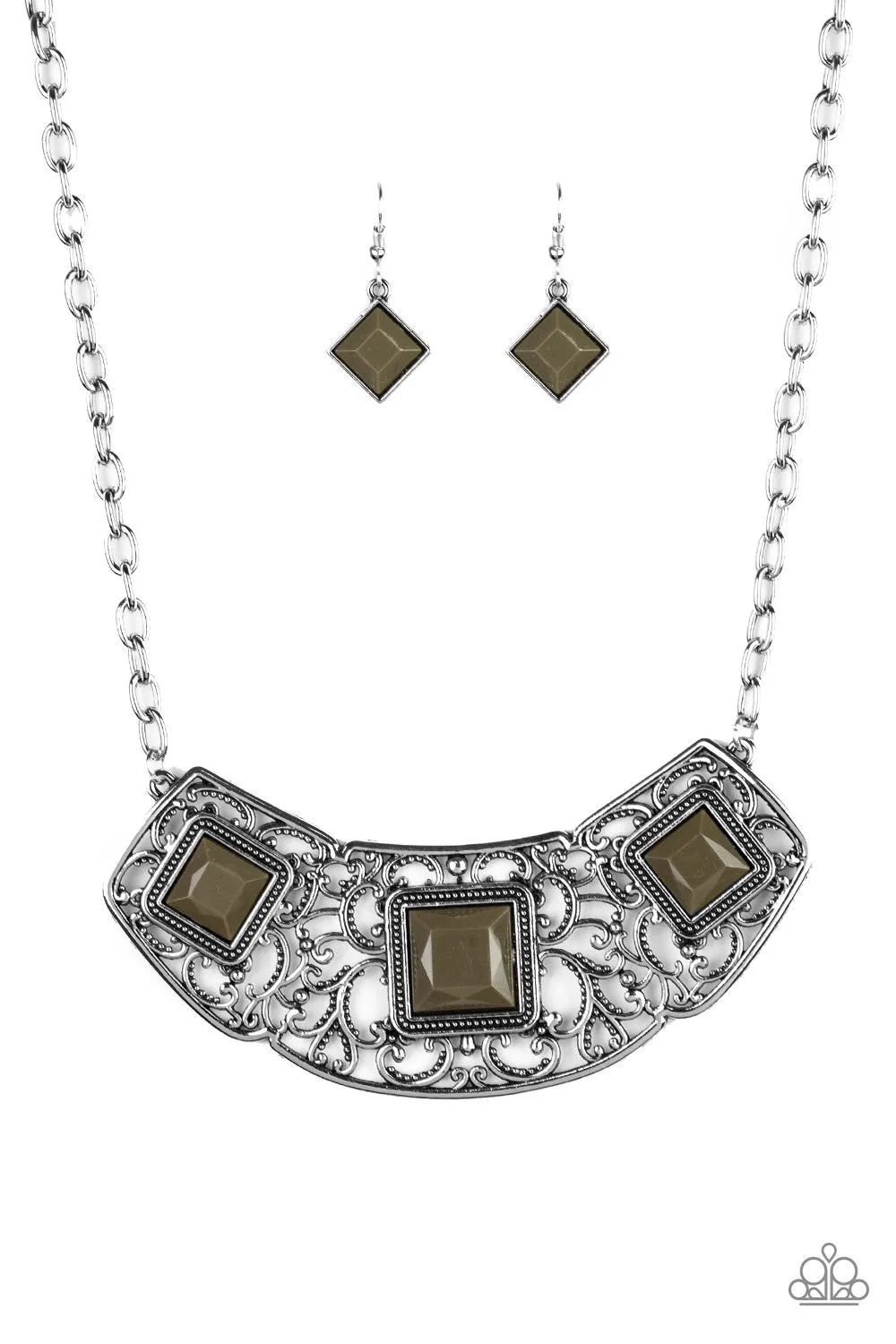 Paparazzi Accessories - Feeling Inde-PENDANT A BULL House #N301 Peg - Green Necklace