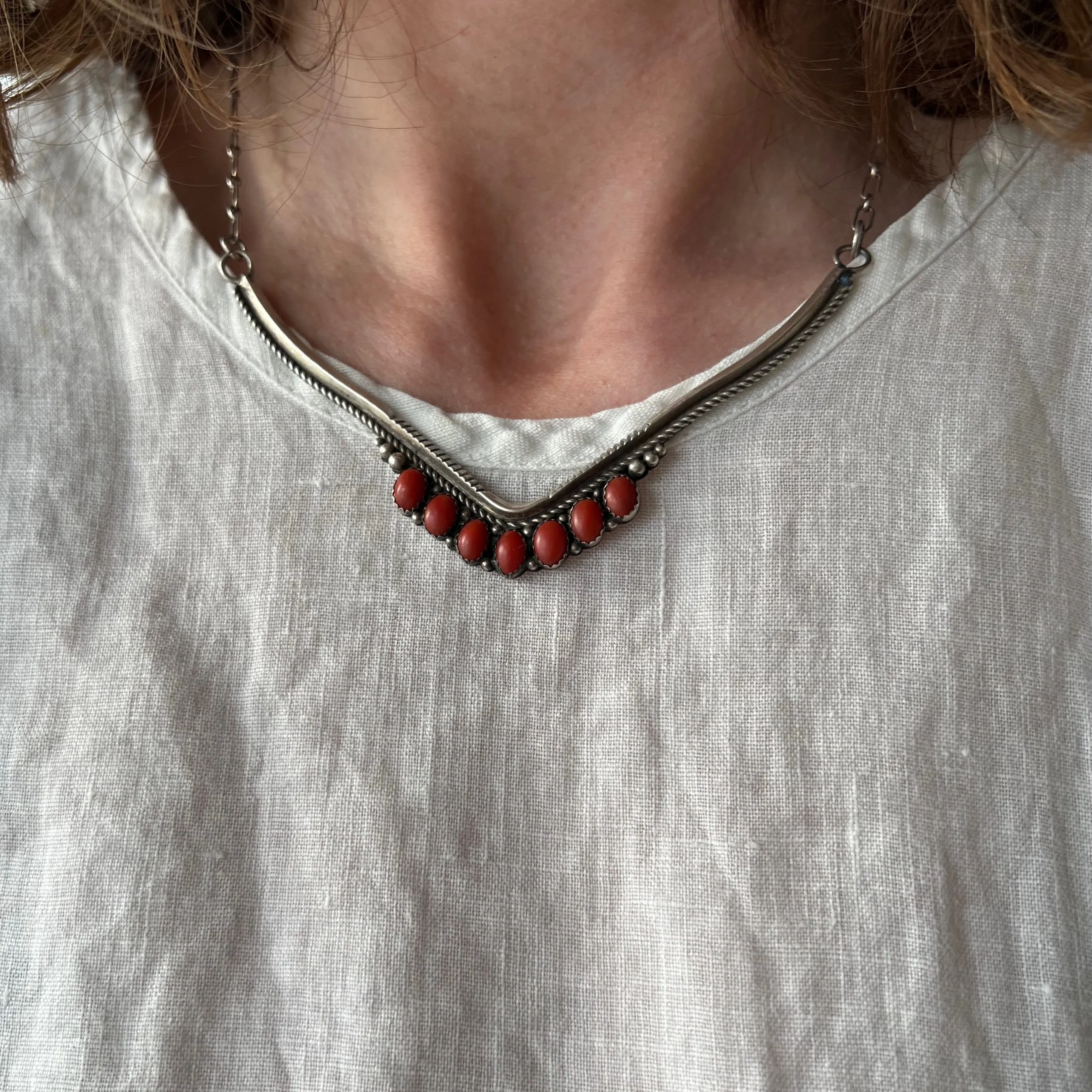 V I N T A G E // lucky seven / artist signed sterling silver and coral chevron bib necklace / 18